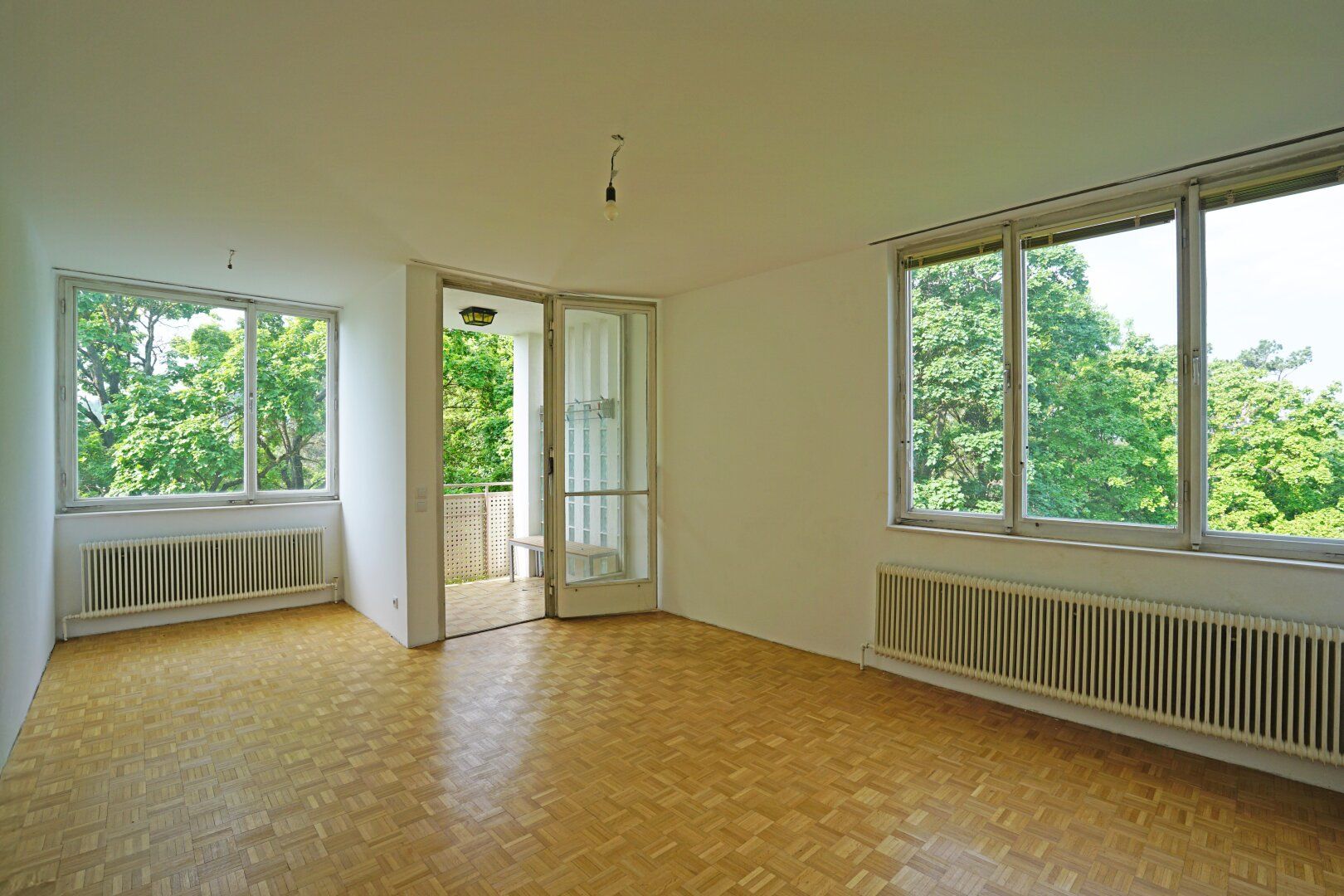 U4-Nähe: Lichtdurchflutete 4-Zimmer-Wohnung mit Loggia in grüner Wohnlage