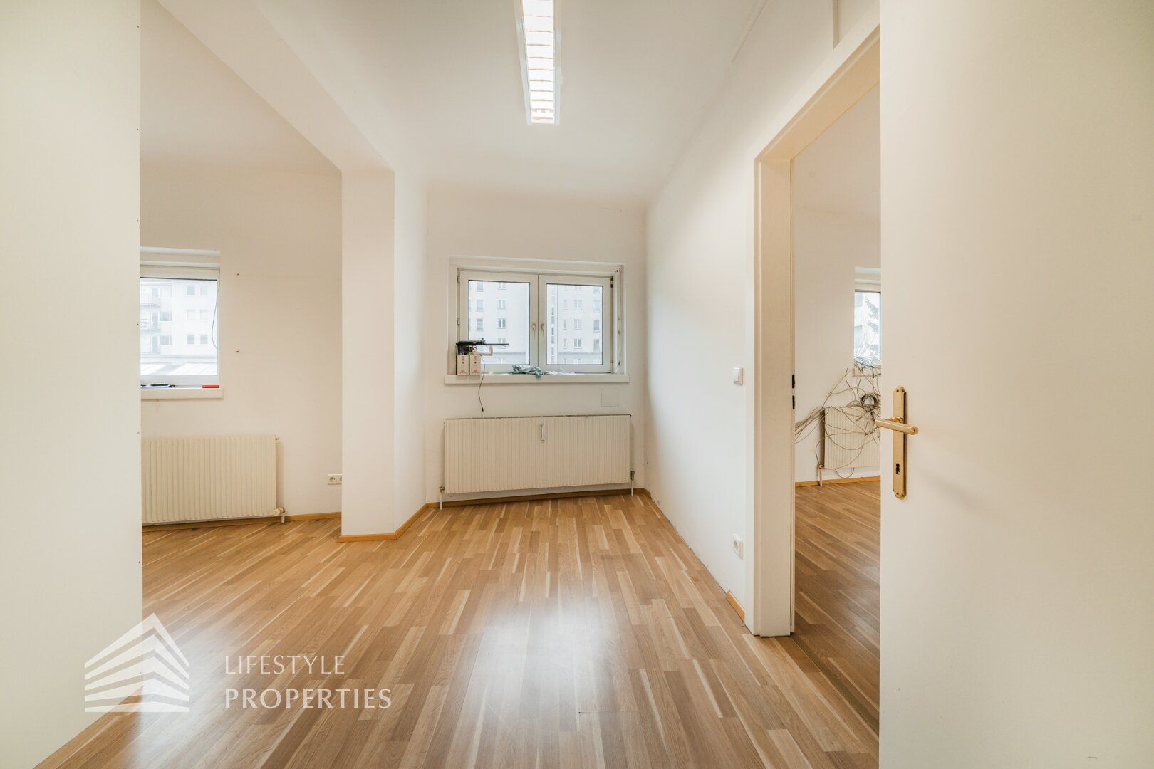 Außergewöhnliches 2-Zimmer Büro/Praxis, Nähe Landstraße - Mehr