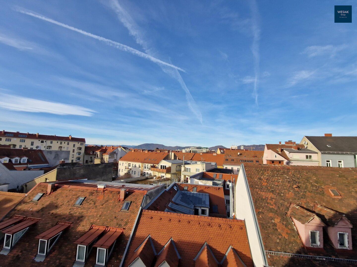 Jakoministraße 17/10 - Teilmöblierte sonnige Maisonette mit einer großzügigen sonnigen Dachterrasse und Carport in zentraler Lage