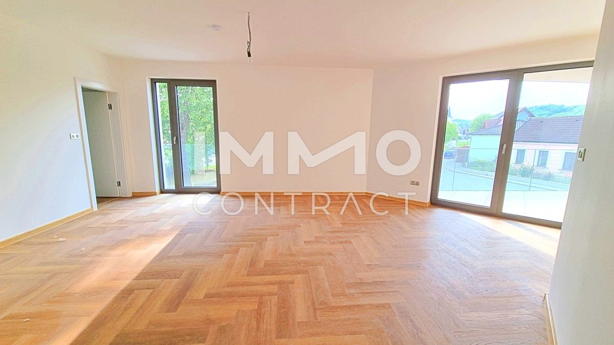 Erstbezug: Helle 2-Zimmer Wohnung mit großzügiger Loggia in Münichsthal