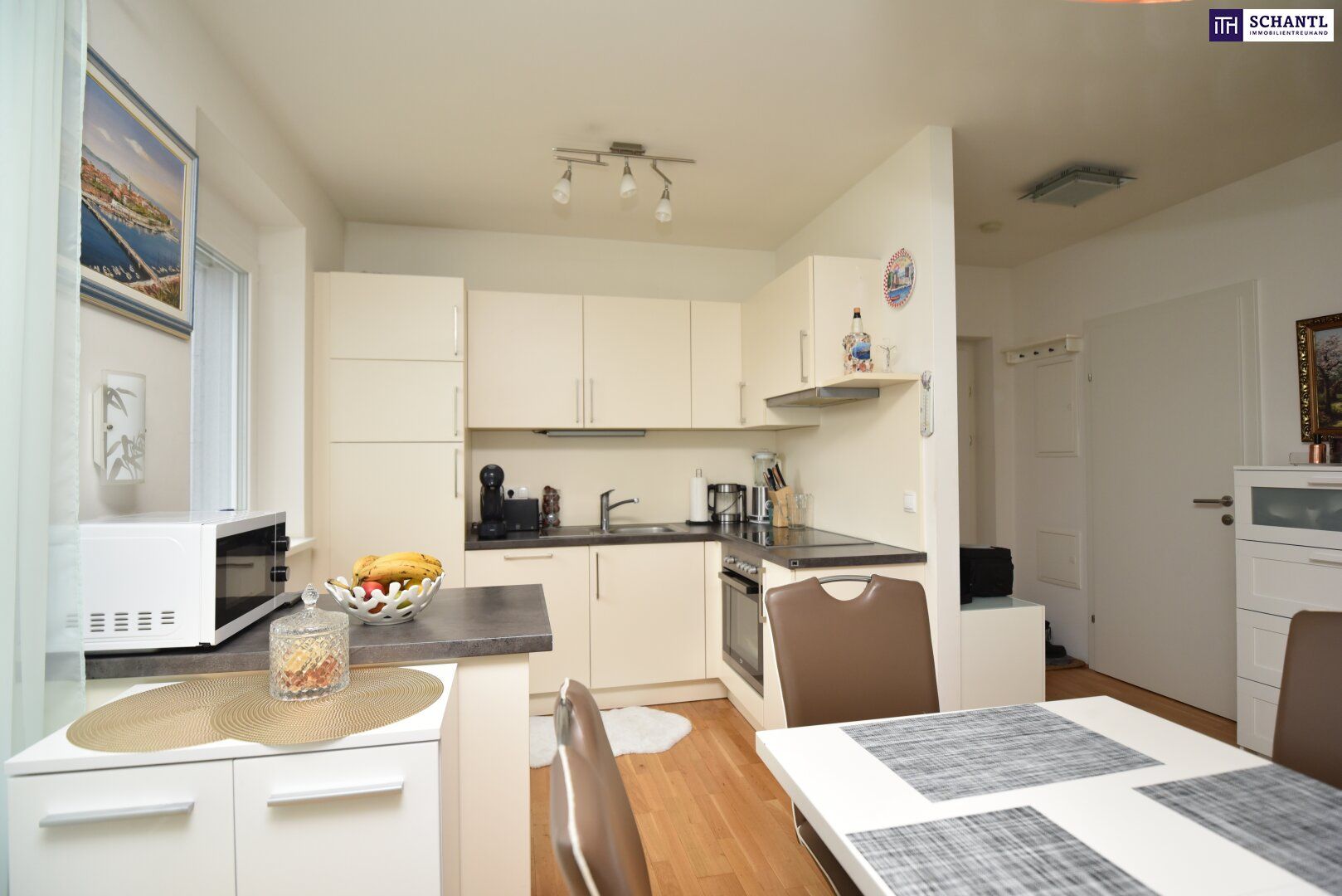 SPITZEN BALKON mit 13m²! Toll aufgeteilte 2-Zimmer WOHNUNG in TOP LAGE! Ab September!