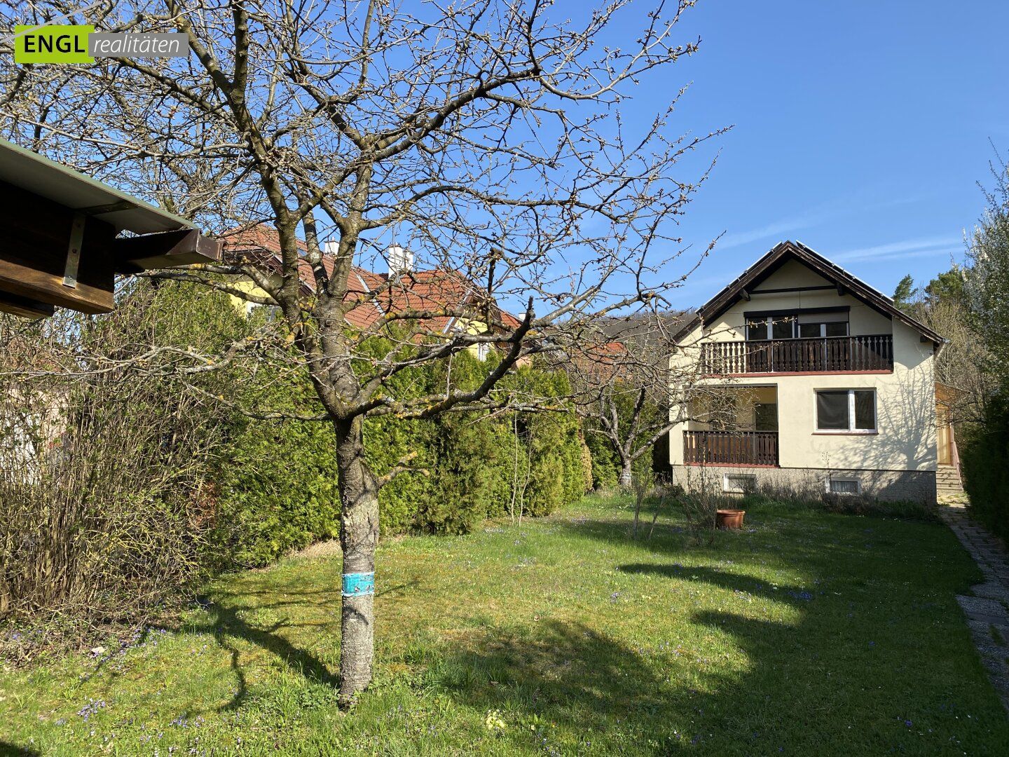 Gepflegtes Einfamilienhaus mit großem Garten, Carport, inkl. Luft-/Wasserwärmepumpe, Photovoltaik und Solarenergie