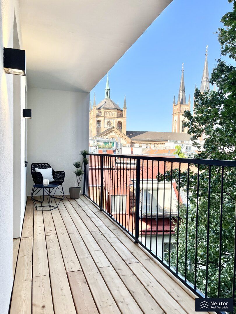 EXKLUSIVE 2 ZIMMER WOHNUNG MIT LOGGIA IM 7. WIENER GEMEINDEBEZIRK - RUHELAGE - BLICK AUF DIE KIRCHE ALTLERCHENFELD
