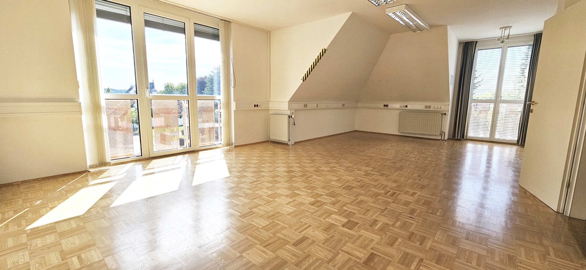 Zentral und doch ruhig gelegener Dachboden in Gleisdorf - Wohnen und/oder Büro mit Stadt- und Fernblick!