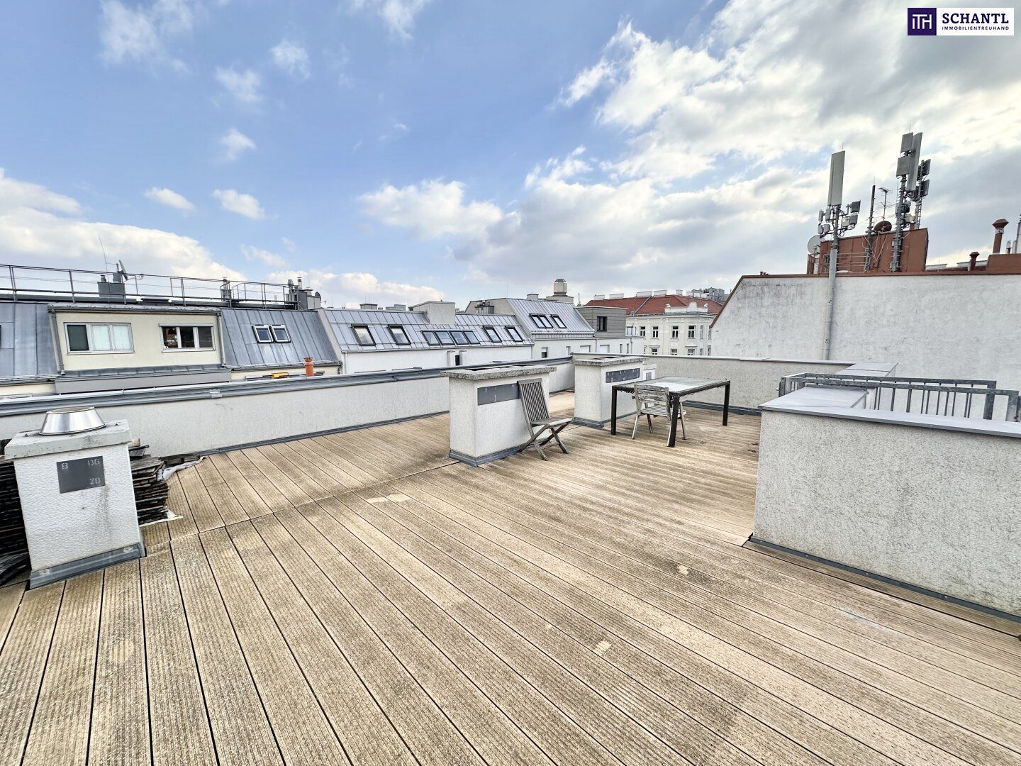 Toplage bei Schönbrunn | Exklusives Design-Loft mit 2 Terrassen, Klimaanlage & Weitblick in Ruhelage