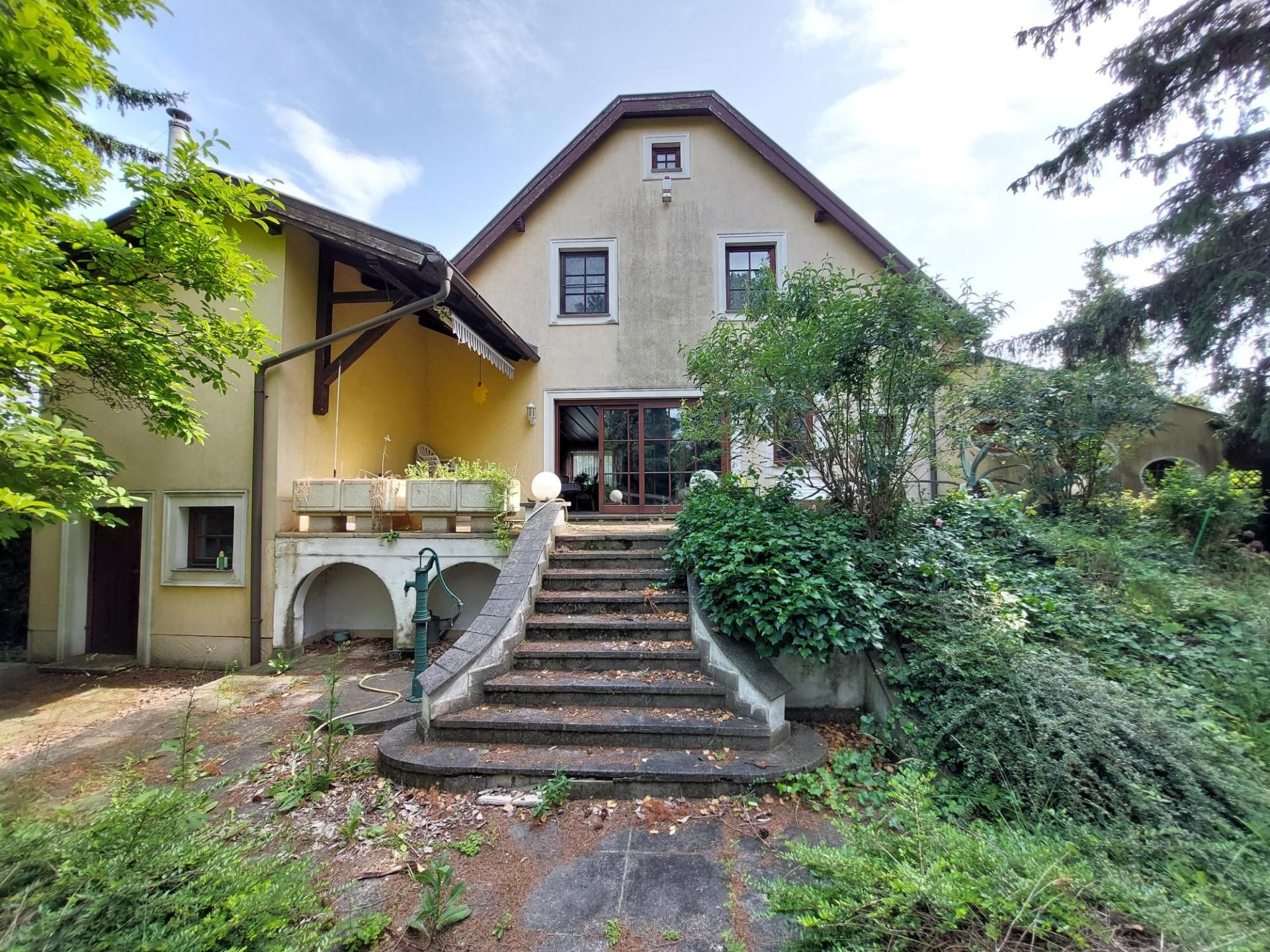 Villa im Dornröschenschlaf-Topliegenschaft zum Bestpreis- wunderschöne Lage in Perchtoldsdorf