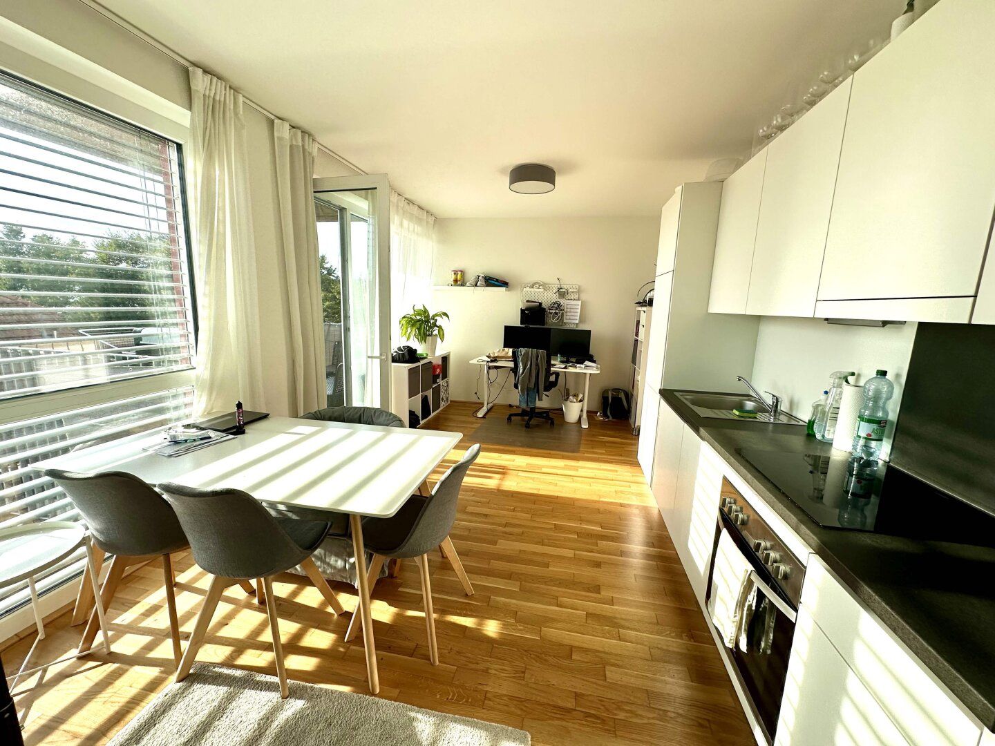 PROVISIONSFREI - Perfekt aufgeteilte, sonnige 2-Zimmer-Wohnung mit Balkon und KFZ-Abstellplatz in einem modernen Neubau