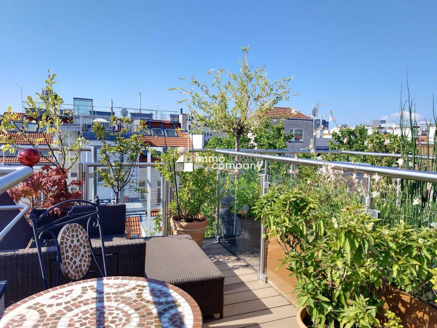 Ruheoase über den Dächern von Wien! Dachgeschoss - Maisonnettenwohnung Nähe Schloss Belvedere mit Balkon und Terrasse