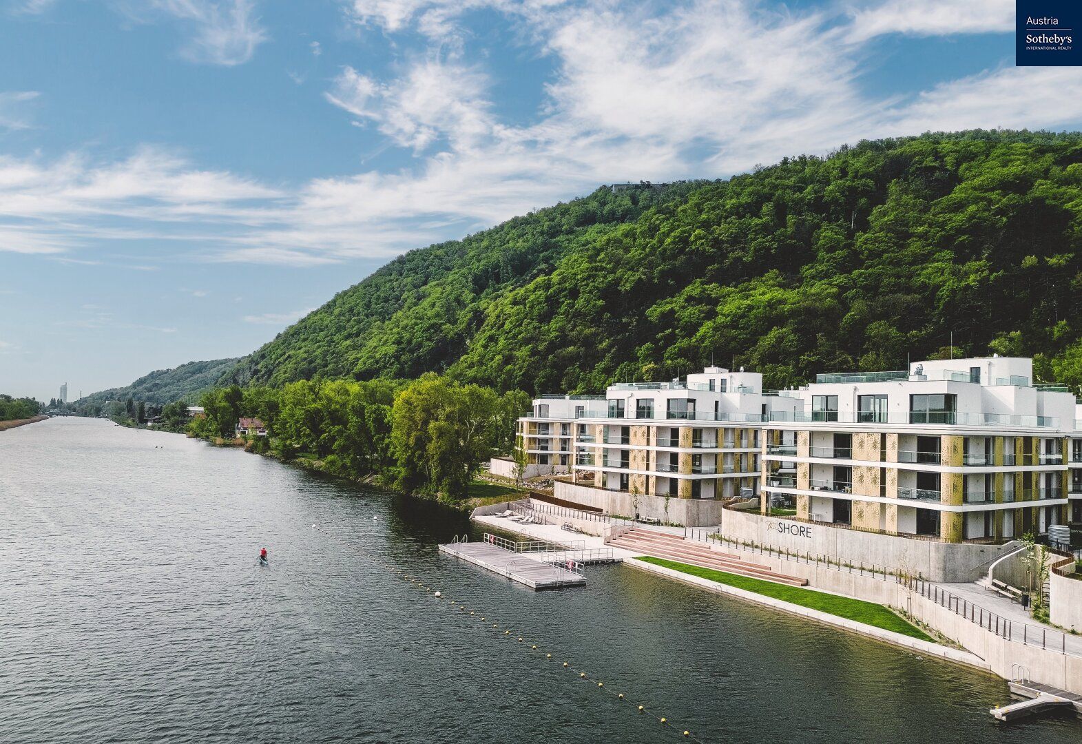 Wohn(T)raum am Wasser: Luxuriöse 3-Zimmer-Wohnung mit malerischem Blick