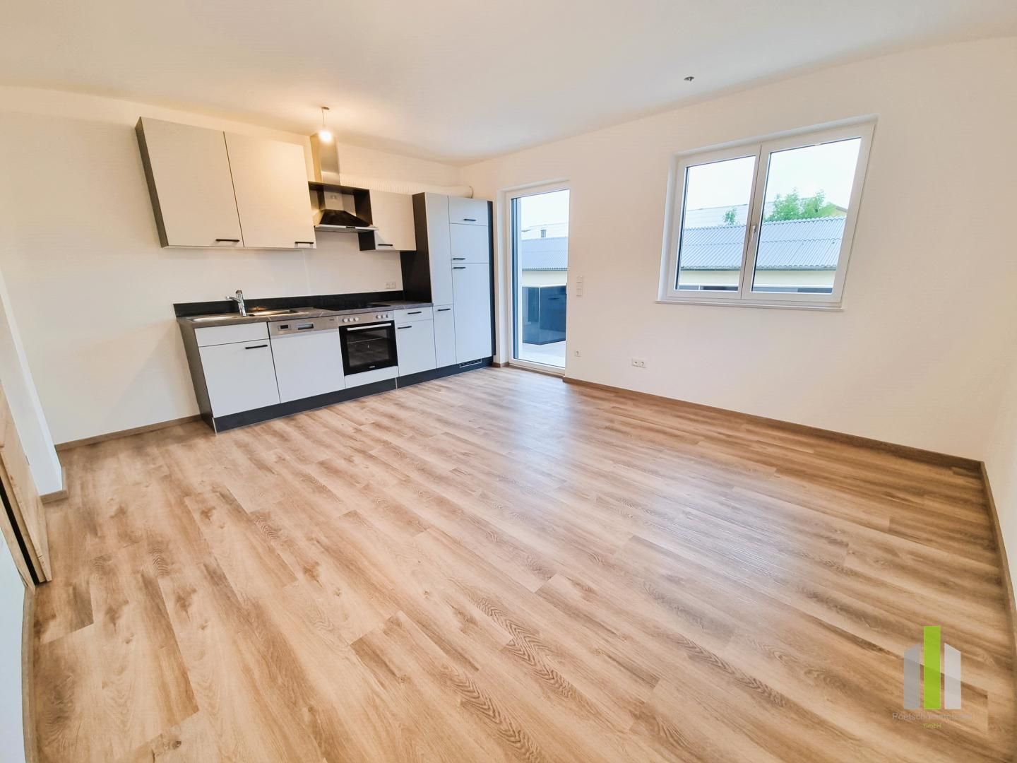 Exklusive 2-Zimmer-Wohnung mit sonniger Süd/West-Terrasse in Jeging
