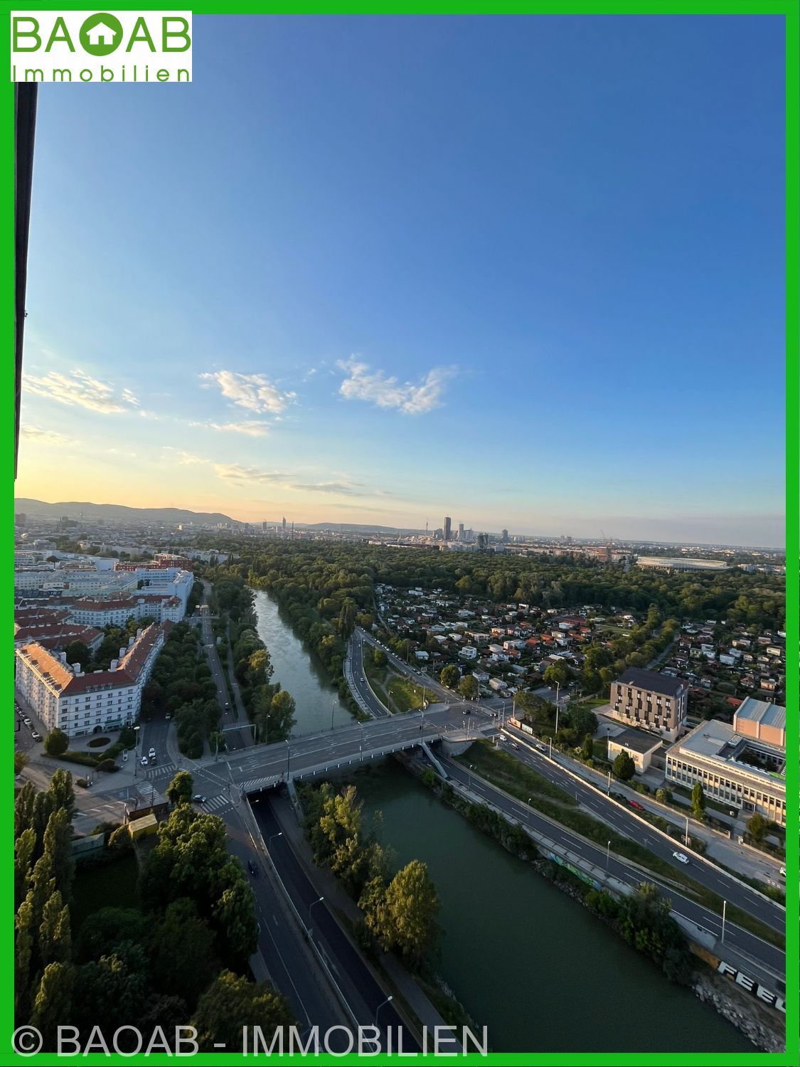 LUXURIÖSES WOHNEN IN WIEN - HOCHWERTIGE AUSTATTUNG UND POOL MIT BLICK