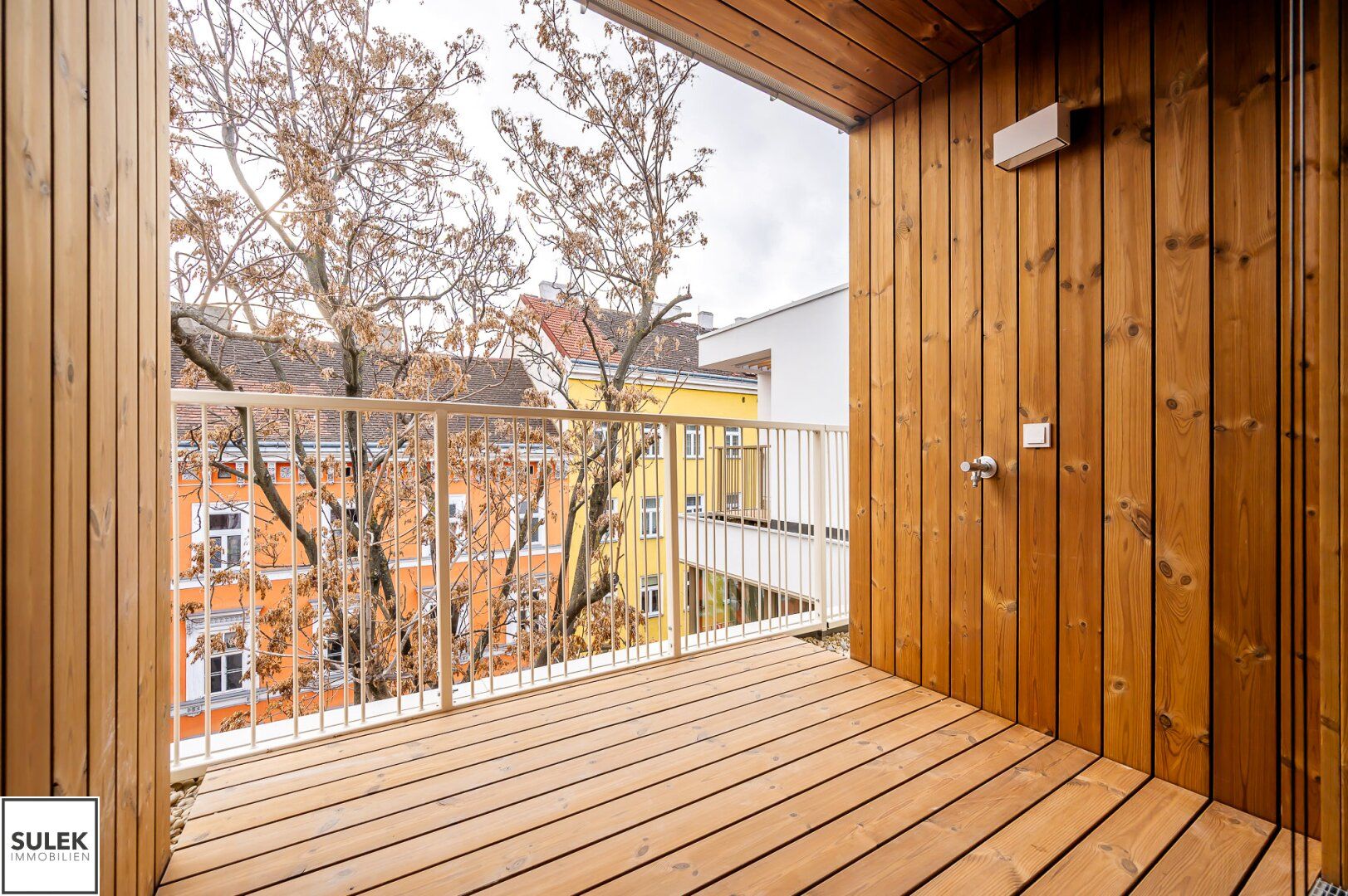 schöner Rückzugsort inmitten der Stadt mit sonniger Terrasse - ERSTBEZUG ab sofort beziehbar!