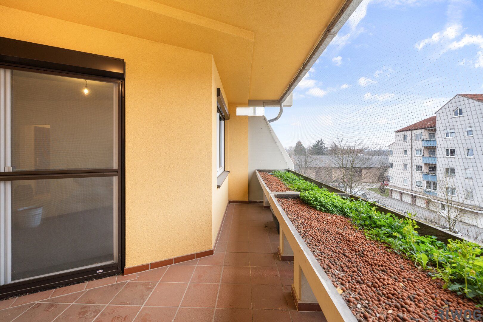 Nähe Bahnhof Stockerau II West-Loggia und Garagenbox inkludiert II 3-Zimmer mit separater Küchenzeile II bei Senningsbach