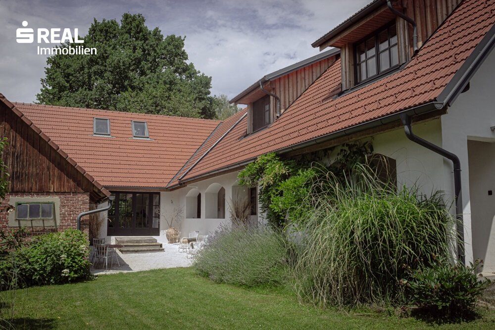 Charmanter Dreiseithof im Burgenland - Ein Refugium der Ruhe und Zeitlosigkeit