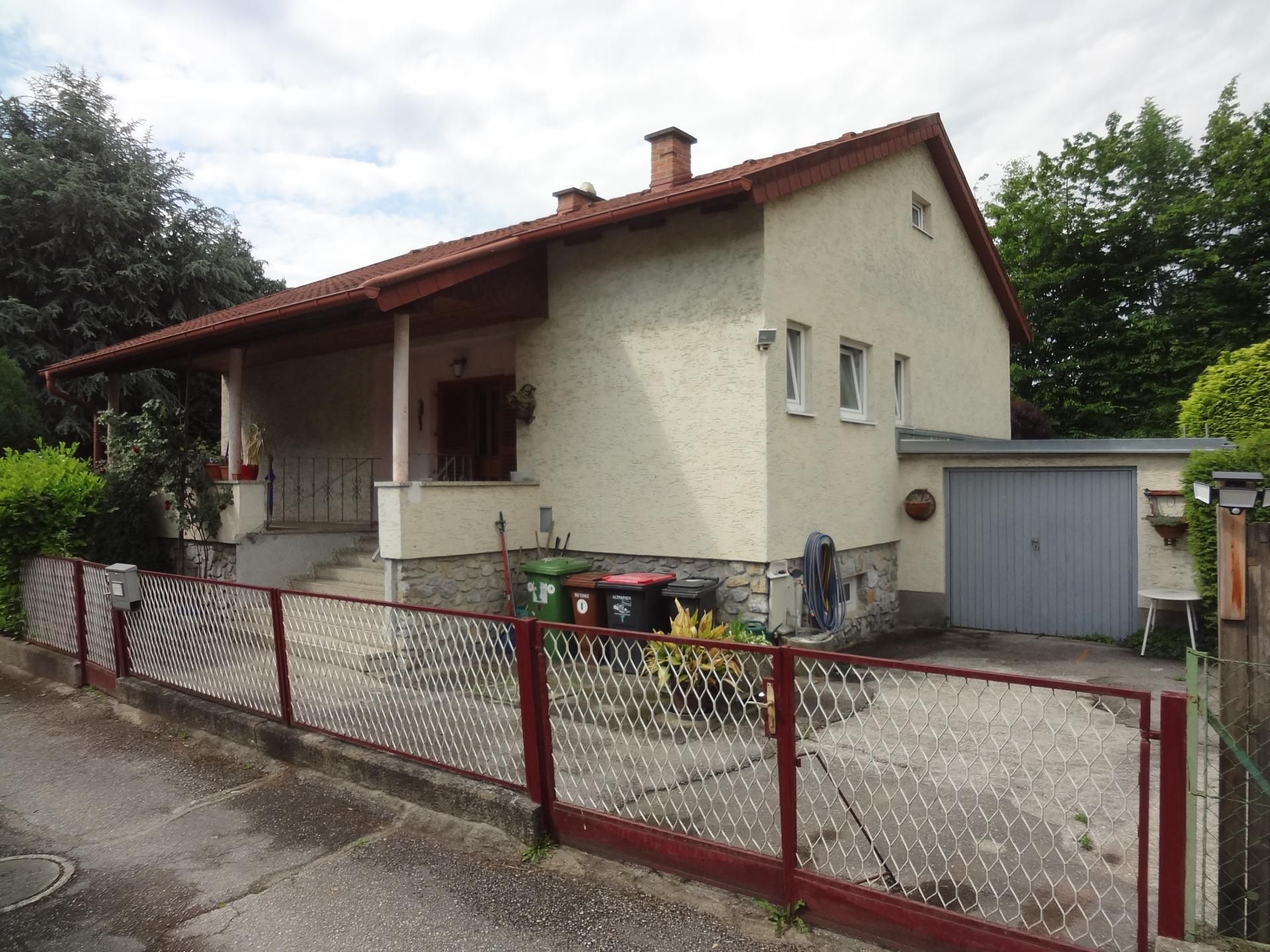 KLEINER BUNGALOW MIT SCHÖNEM GARTEN!