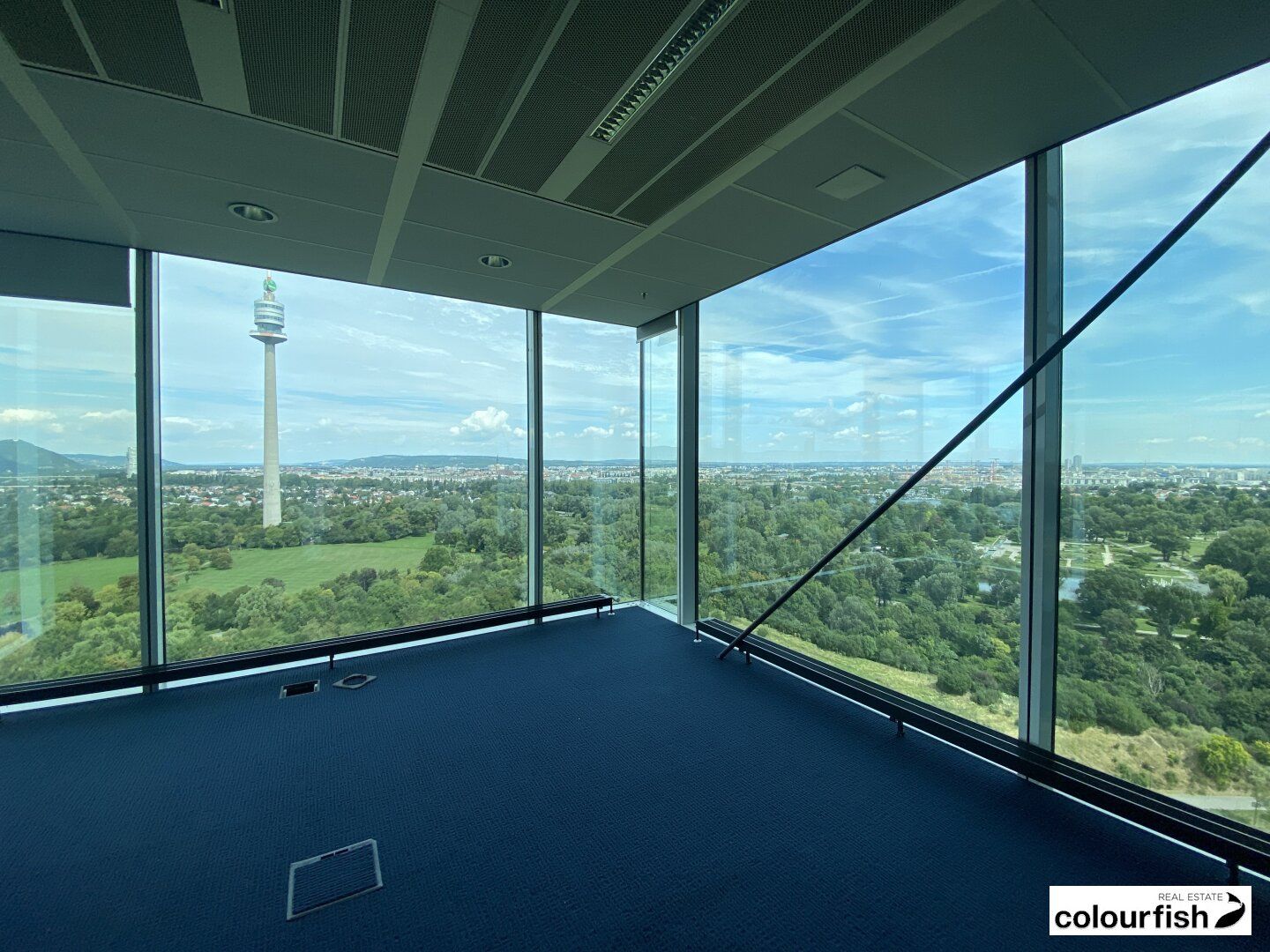 Attraktive Büroflächen im Saturn Tower mit Balkon