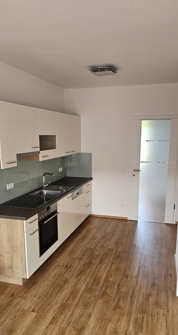 Lichtdurchflutete Singlewohnung nähe Thermenland