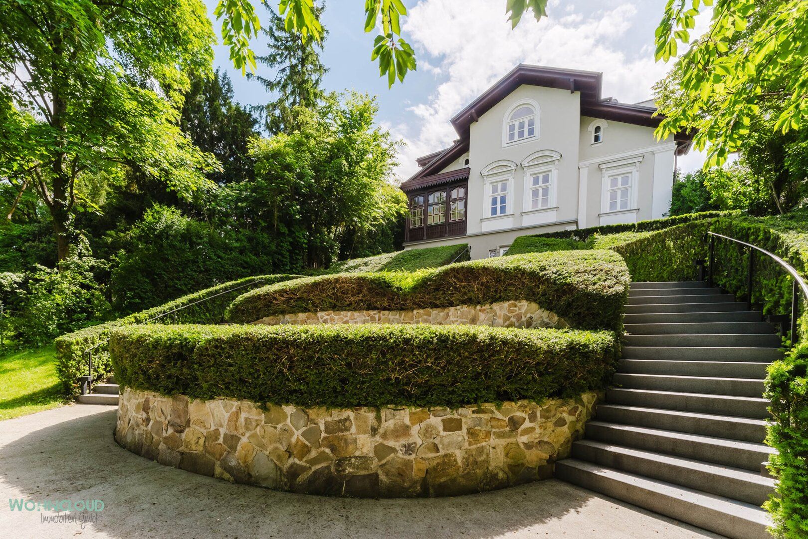 VILLA LEOPOLD - EIN HAUCH TOSKANA - EIN HERZ AUS STIL - EIN ZUHAUSE IN KLOSTERNEUBURG