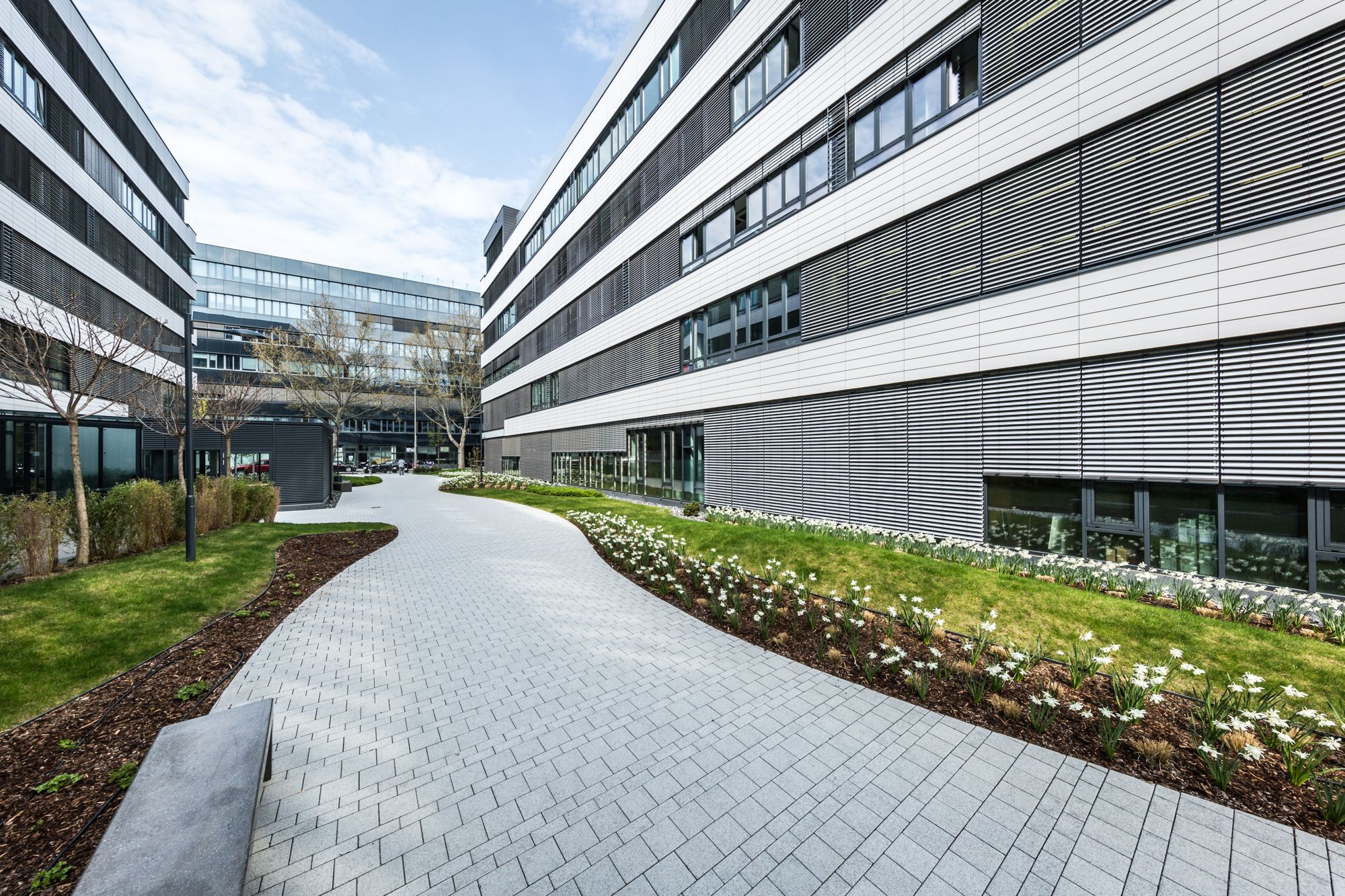 EURO PLAZA 5 - Modernes Arbeiten mit Campus-Feeling - Ansicht 2