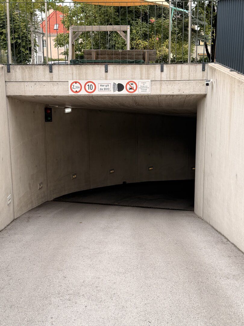 Neuwertige Tiefgarage in 5020 Salzburg - Sichere Parkmöglichkeit