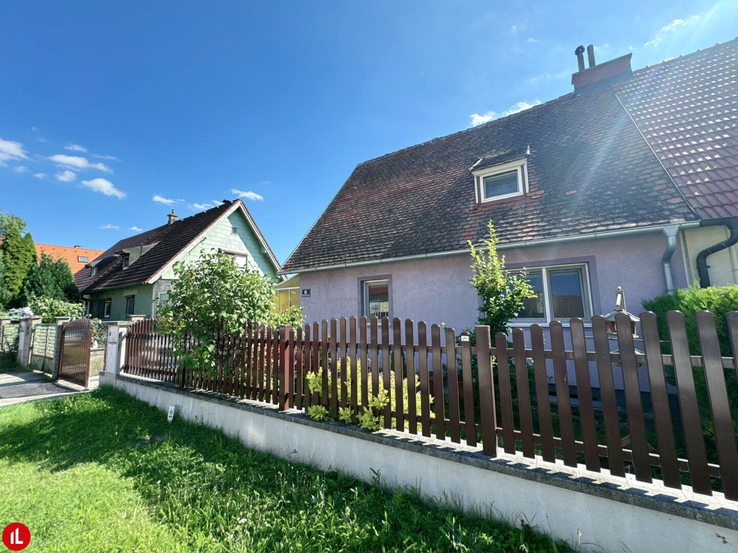 Zwei Einheiten - ein Projekt: Doppelhaus mit Potenzial in ruhiger Siedlungslage von Schwechat