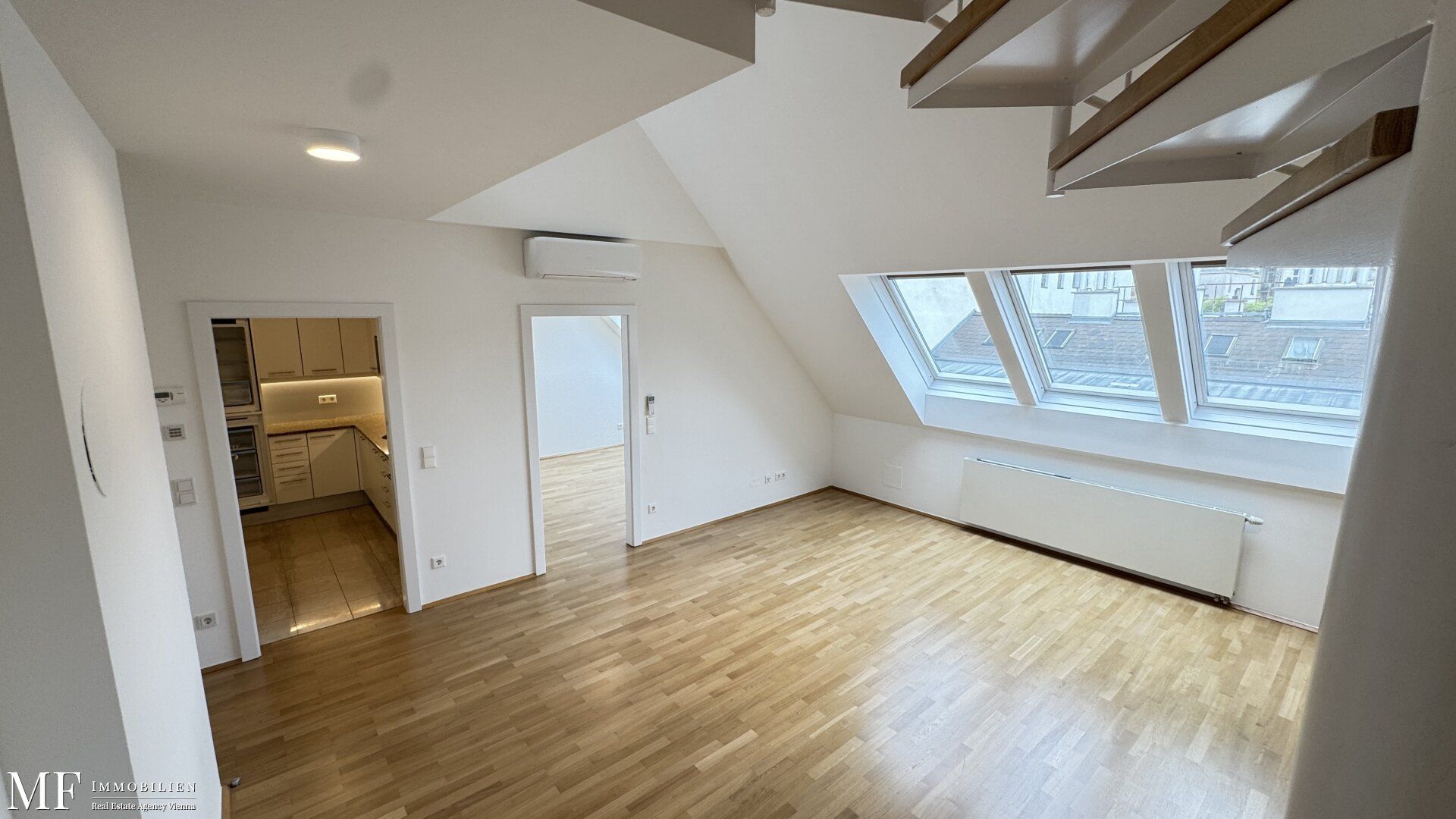 Traumhafte Dachgeschoßwohnung mit Terrasse!