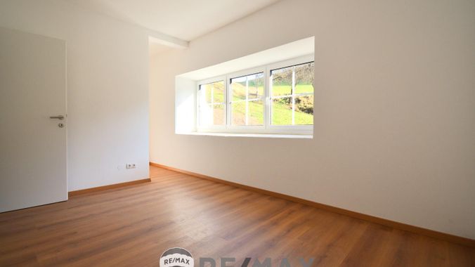 Schlafzimmer mit Schrankraum
