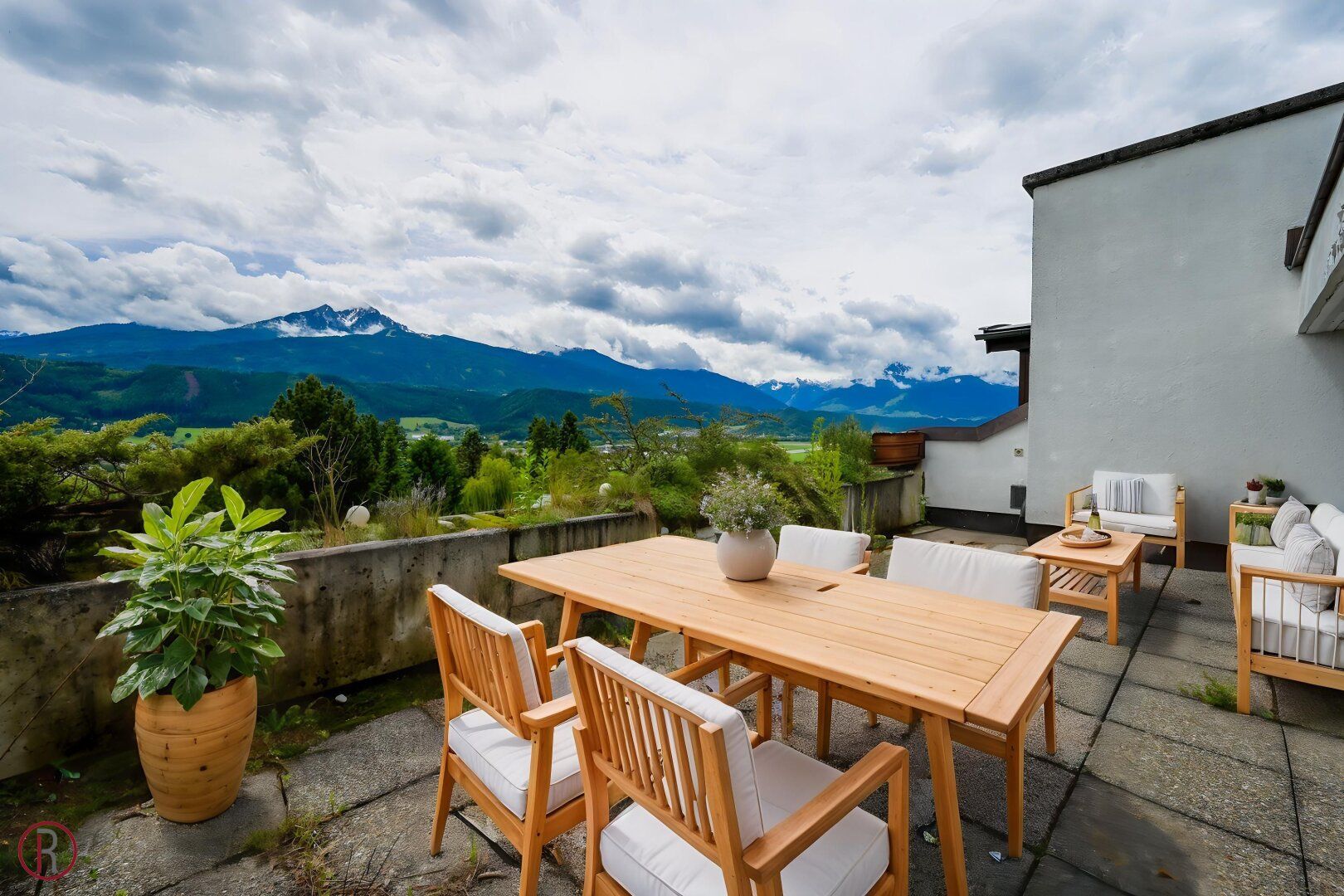 Einzigartiges Penthouse in Innsbruck-Hötting - Traumwohnung mit großer Südterrasse!
