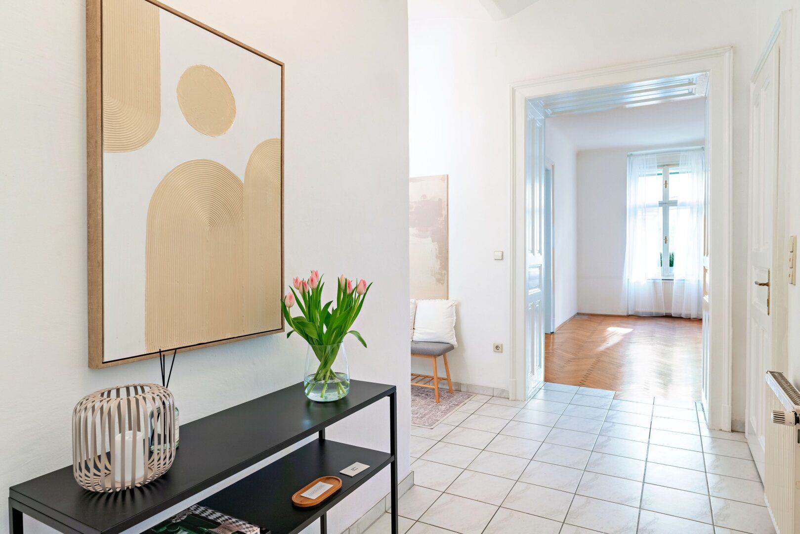 Altbau-Charme mit 3 Zimmern und Süd-Balkon in zentraler Lage