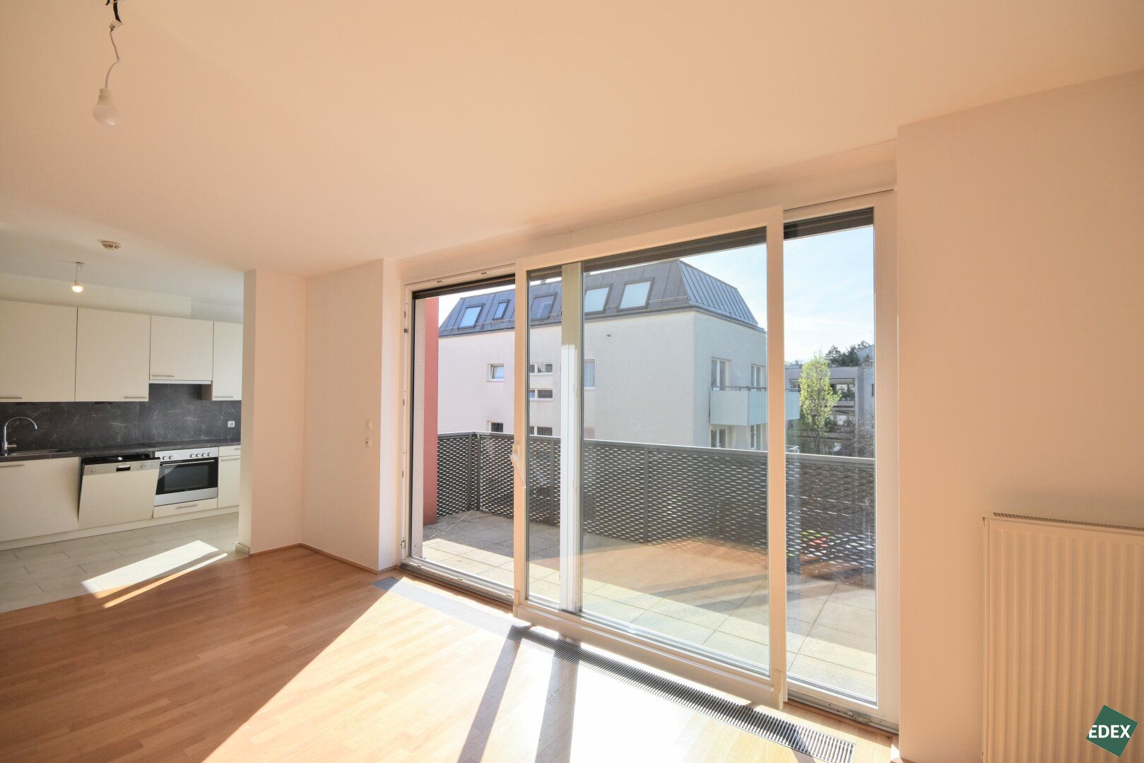 Großzügige 4-Zimmer-Wohnung mit zwei Bädern und Balkon in Döbling