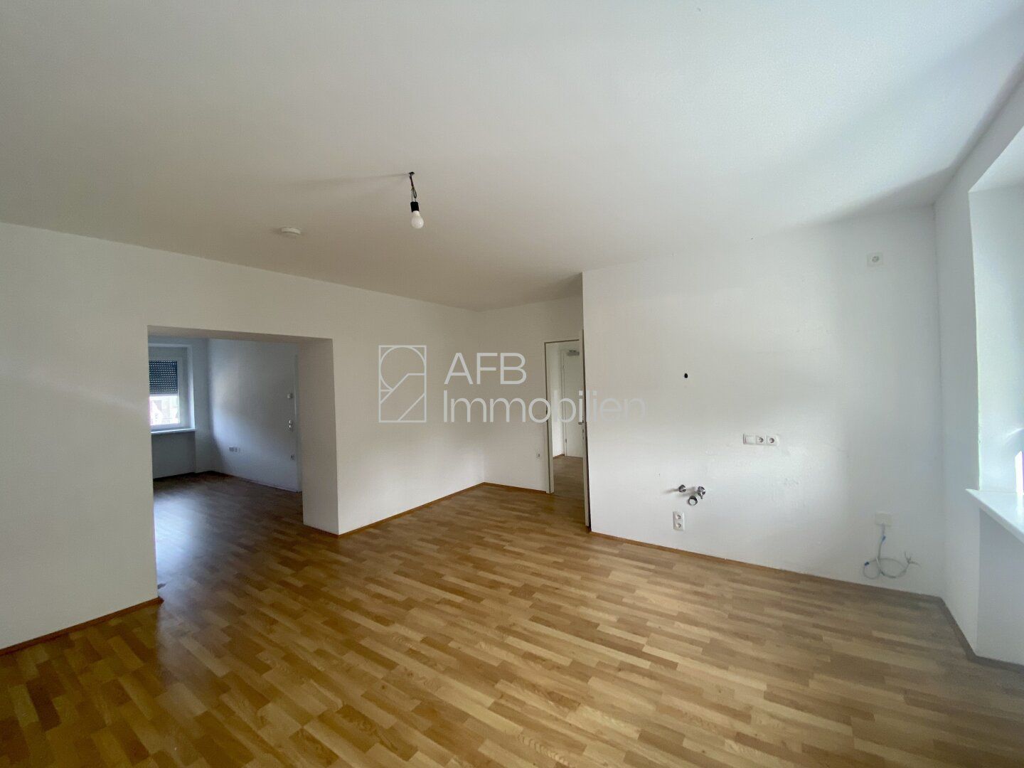 Sehr günstige 3-Zimmer-Genossenschaftswohnung Nähe Gürtelturmplatz - Več
