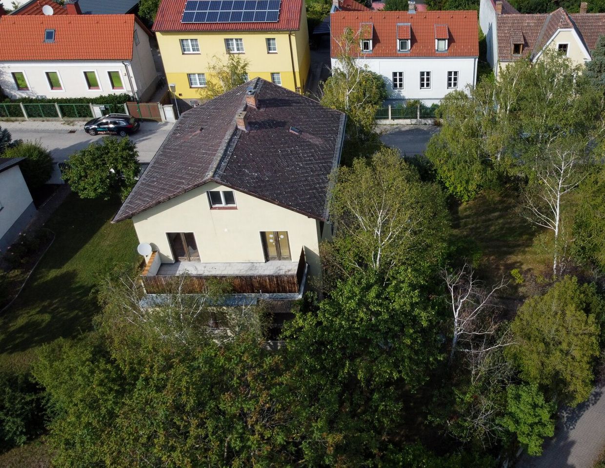 PREISREDUZIERT - Ein- bis Zweifamilienhaus in traumhafter Lage auf Dreiecksgrundstück