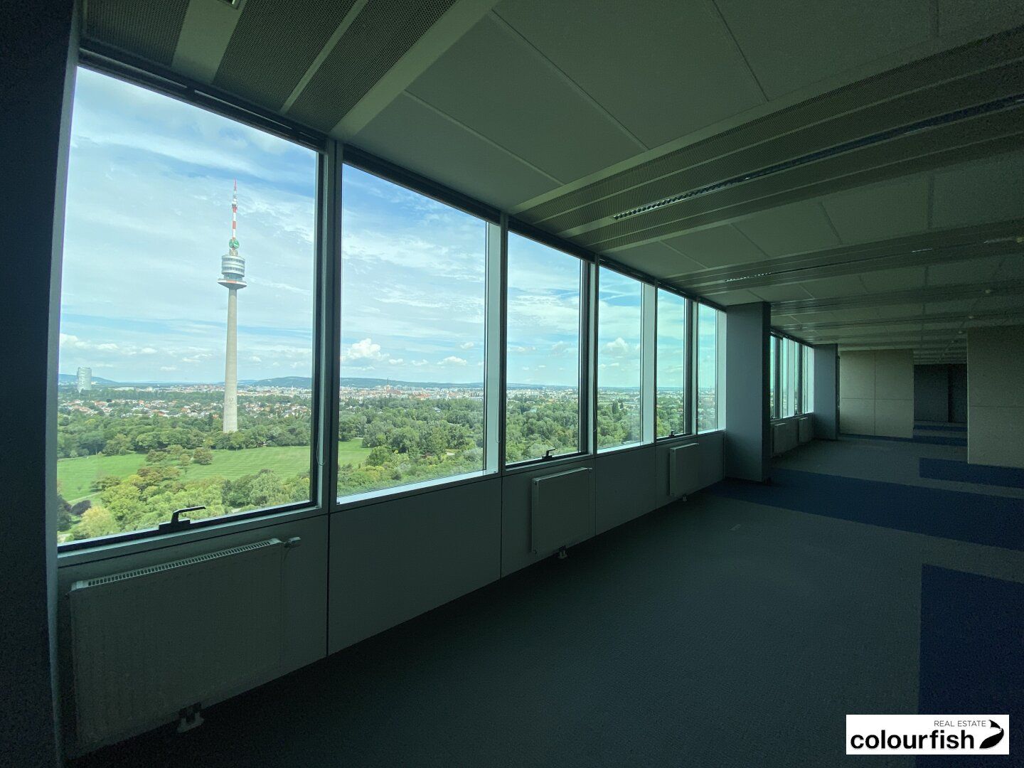 Attraktive Büroflächen im Saturn Tower mit Balkon - Ansicht 4