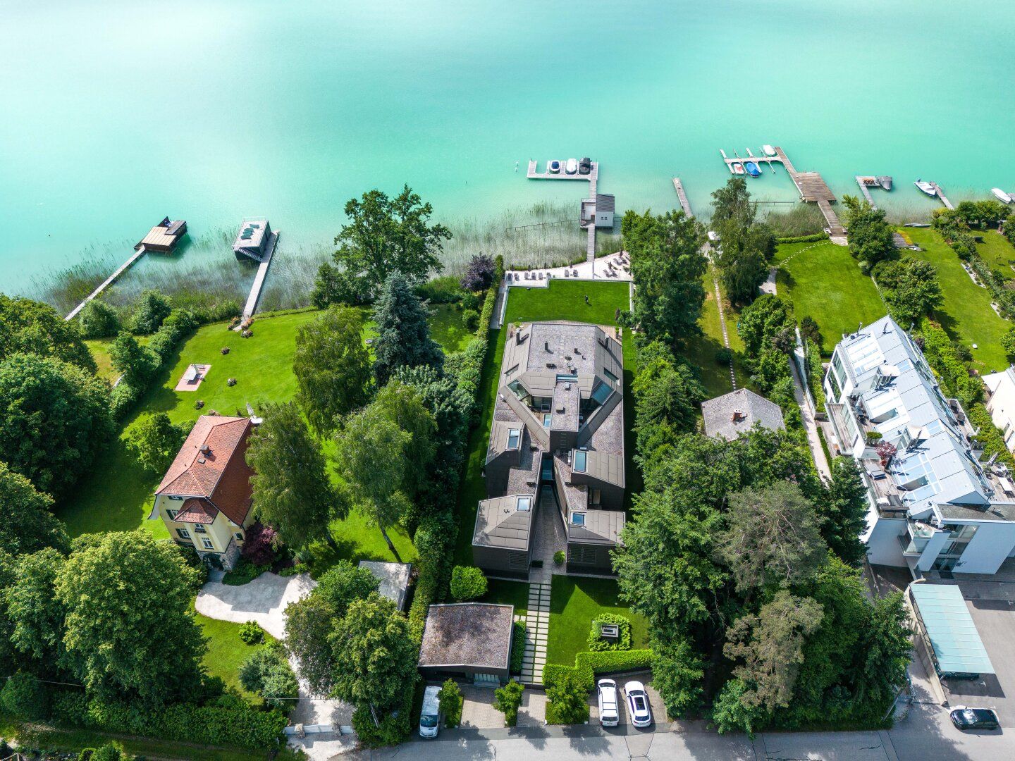 Traumhaftes Luxus-Apartment direkt am Wörthersee inklusive Liegeplatz für Motorboot und Tiefgarage