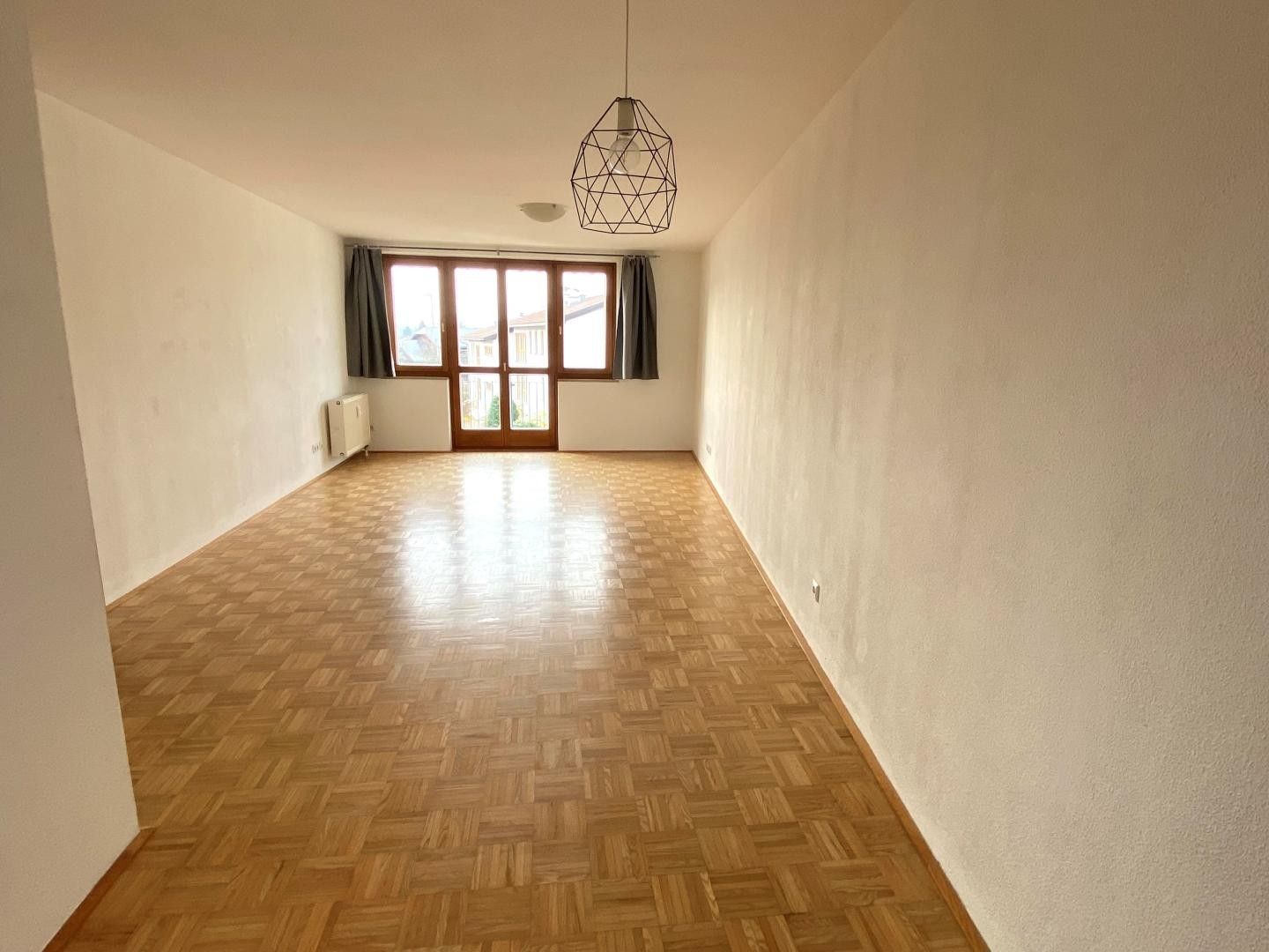 Salzburg Elsbethen: Attraktive, sonnige 2-Zimmer-Wohnung, 58 m mit Südbalkon und Tiefgarage