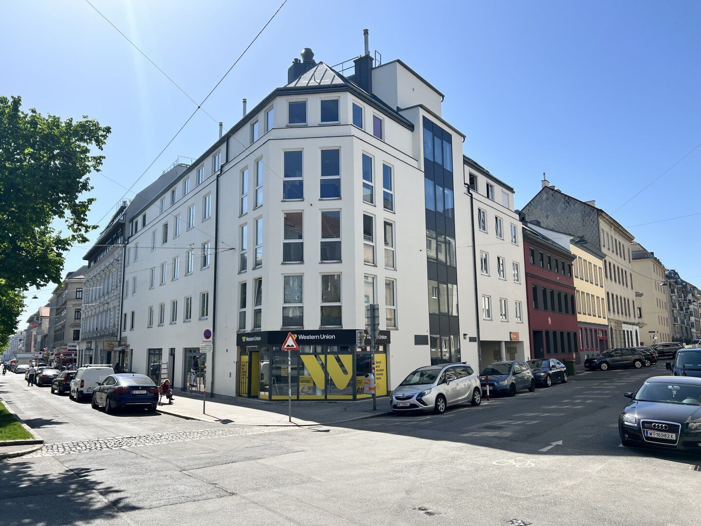 CHARMANTE Wohnung in Hernals: Dachgeschoss-Komfort auf 45m² zu mieten!