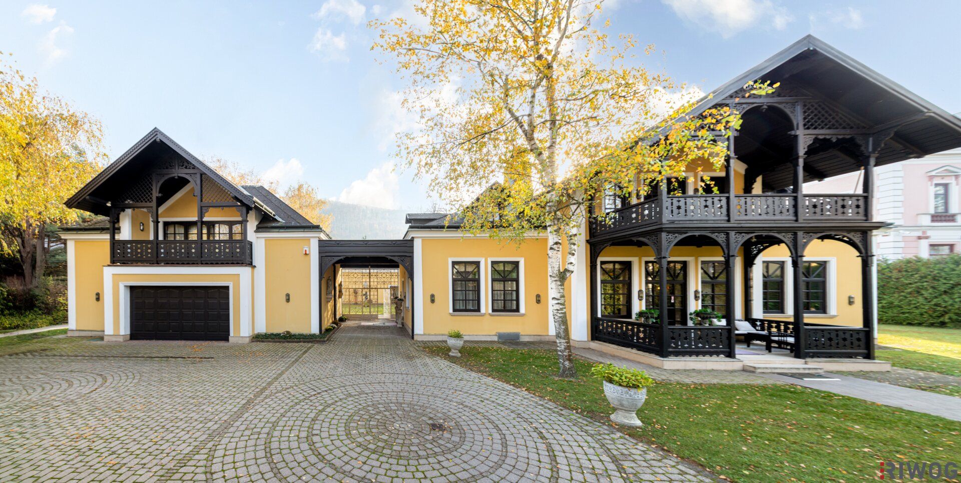 Herrschaftliches Anwesen an der Stadtgrenze Wiens | Elitärer Lage direkt am Wienfluss | ca. 5.207m² Grundstück | Indoor Pool mit Wellnessoase | 7 Garagenplätze
