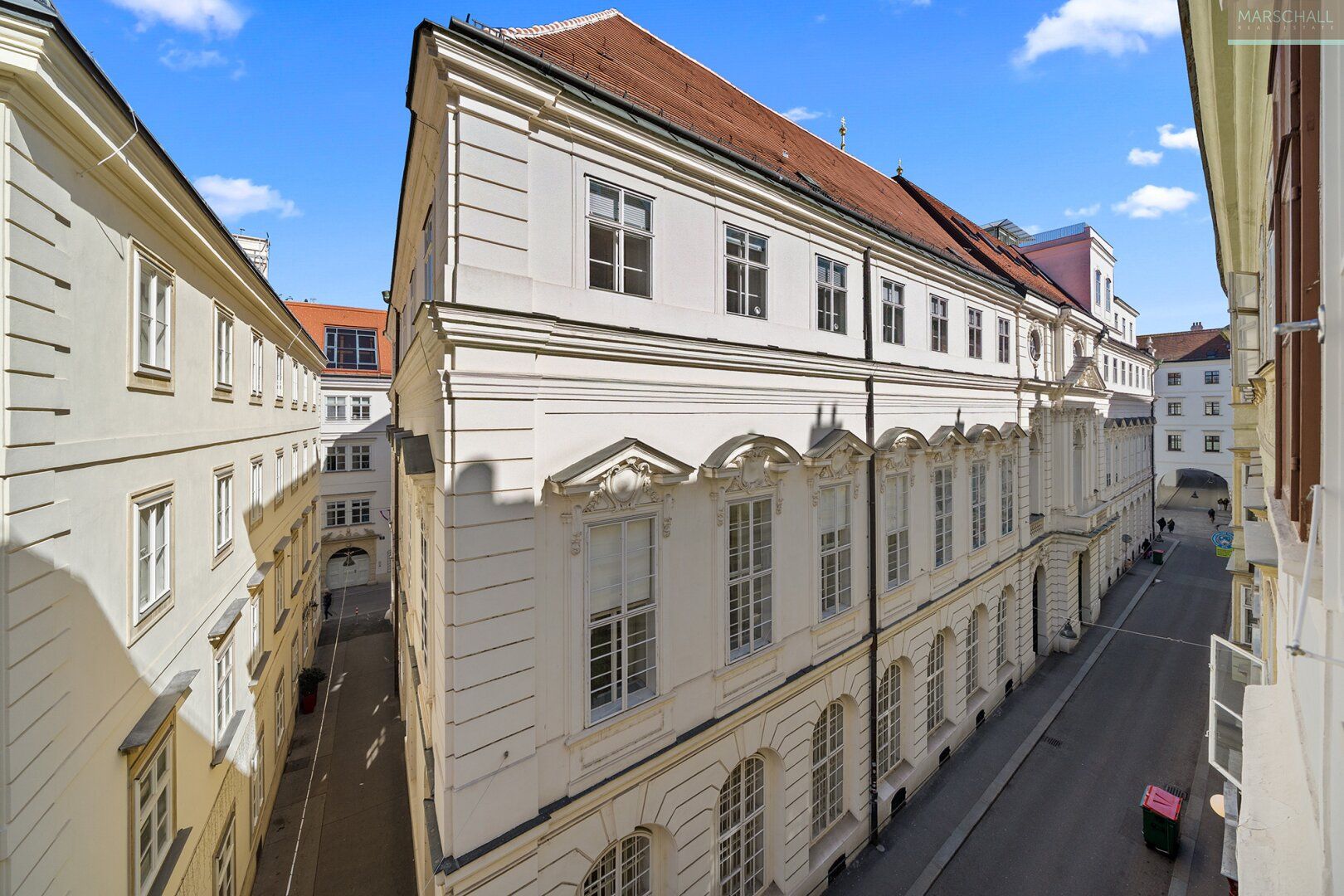 Großzügige Altbauetage in generalsaniertem Renaissance-Bürgerhaus