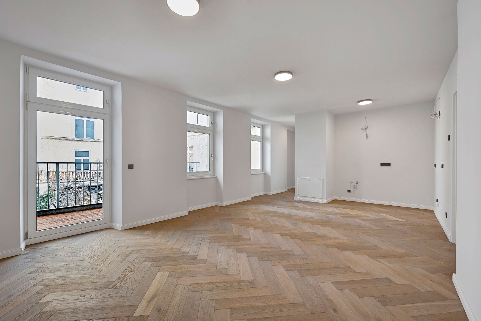 BALKONWOHNUNG! Generalsanierter Altbau in charmanter Liegenschaft nächst Margaretenplatz