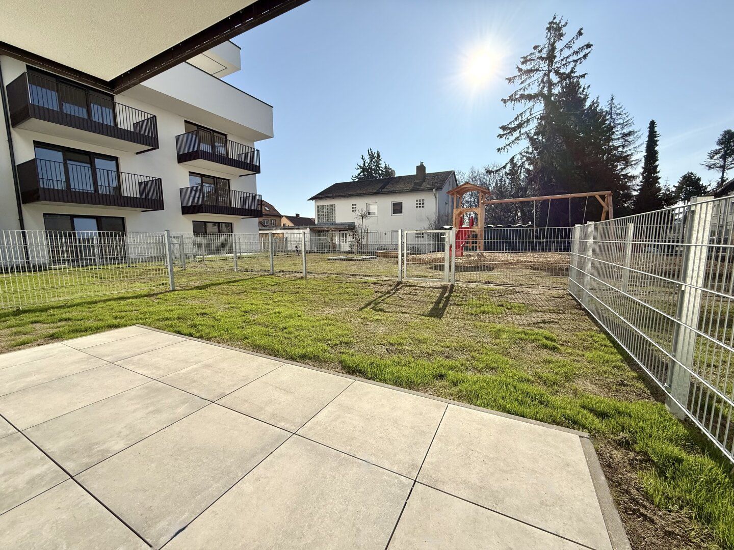 Erstbezug! 2-Zimmer Gartenwohnung inkl. 2 KFZ-Stellplätze!