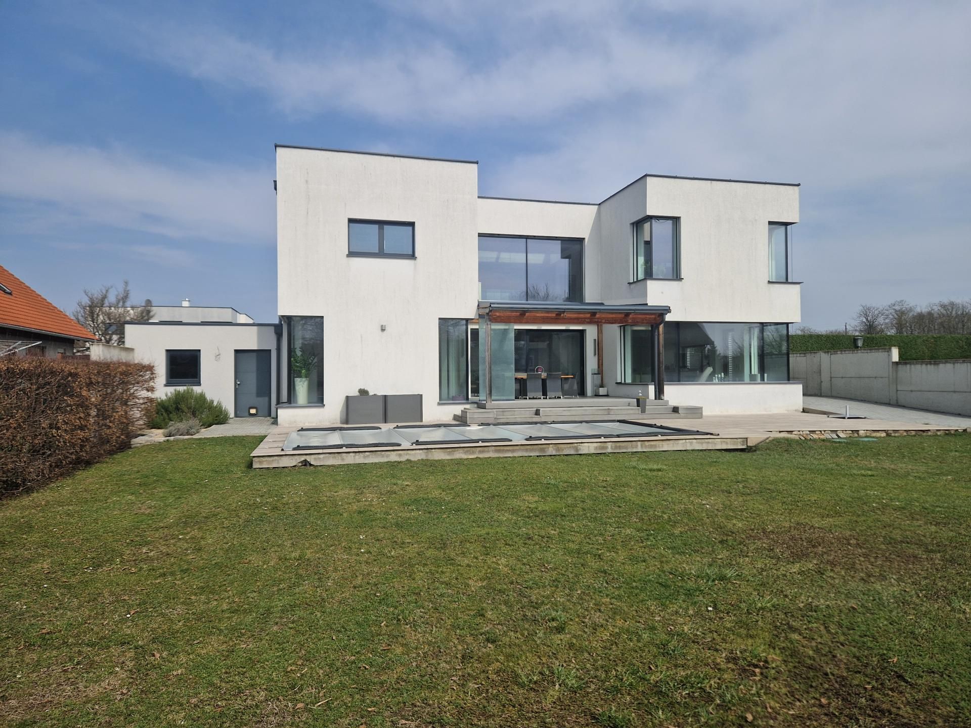 TOLLES WOHNJUWEL UND IHR MÖGLICHES TRAUMHAUS IN BESTLAGE VON MISTELBACH MIT VIELEN HOCHWERTIGEN AUSSTATTUNGSDETAILS, LUXUS UND HOHER LEBENSQUALITÄT