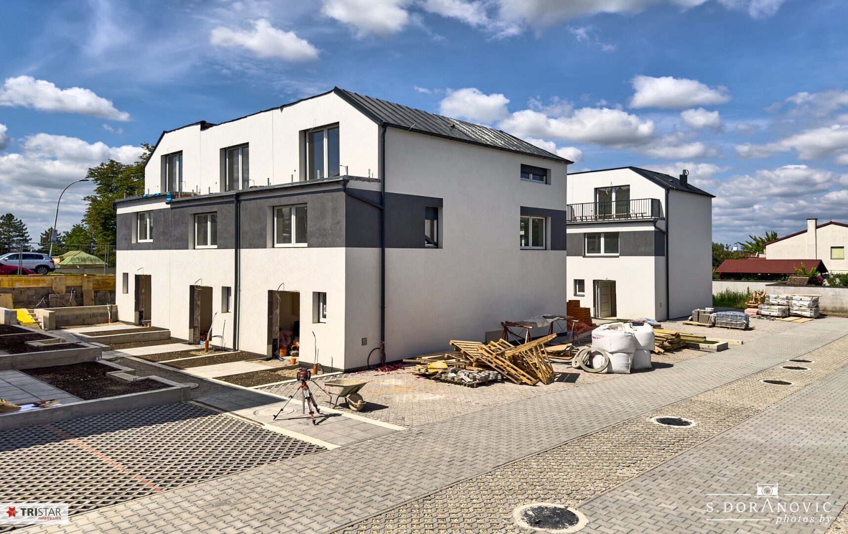 NEU! ++ ZIEGELMASSIV ++ BEZUGSFERTIG ++ 12 REIHENHÄUSER ++ 2 PKW-STELLPLÄTZE PRO HAUS ++ GARTEN & TERRASSE ++ SCHLÜSSELFERTIG ++ FISCHAMEND ++
