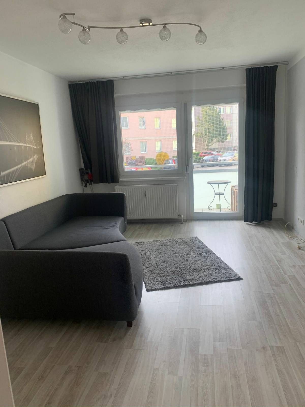 Provisionsfreie, neu sanierte 3-Zimmer (~75m²) EG-Wohnung für z. B. WG