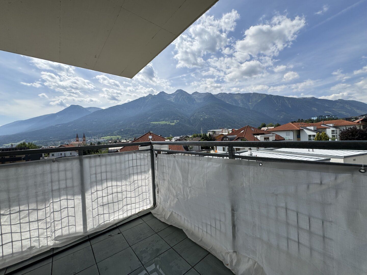Perfekte 4-Zimmer-Wohnung in Telfs mit großem Balkon und Tiefgarage - Jetzt zugreifen!