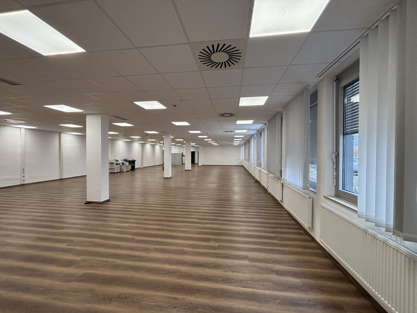 MODERNE BÜROWELTEN mit vielen Annehmlichkeiten IM PHILIPS-BUSINESS-KOMPLEX in Klagenfurt - Ansicht 4