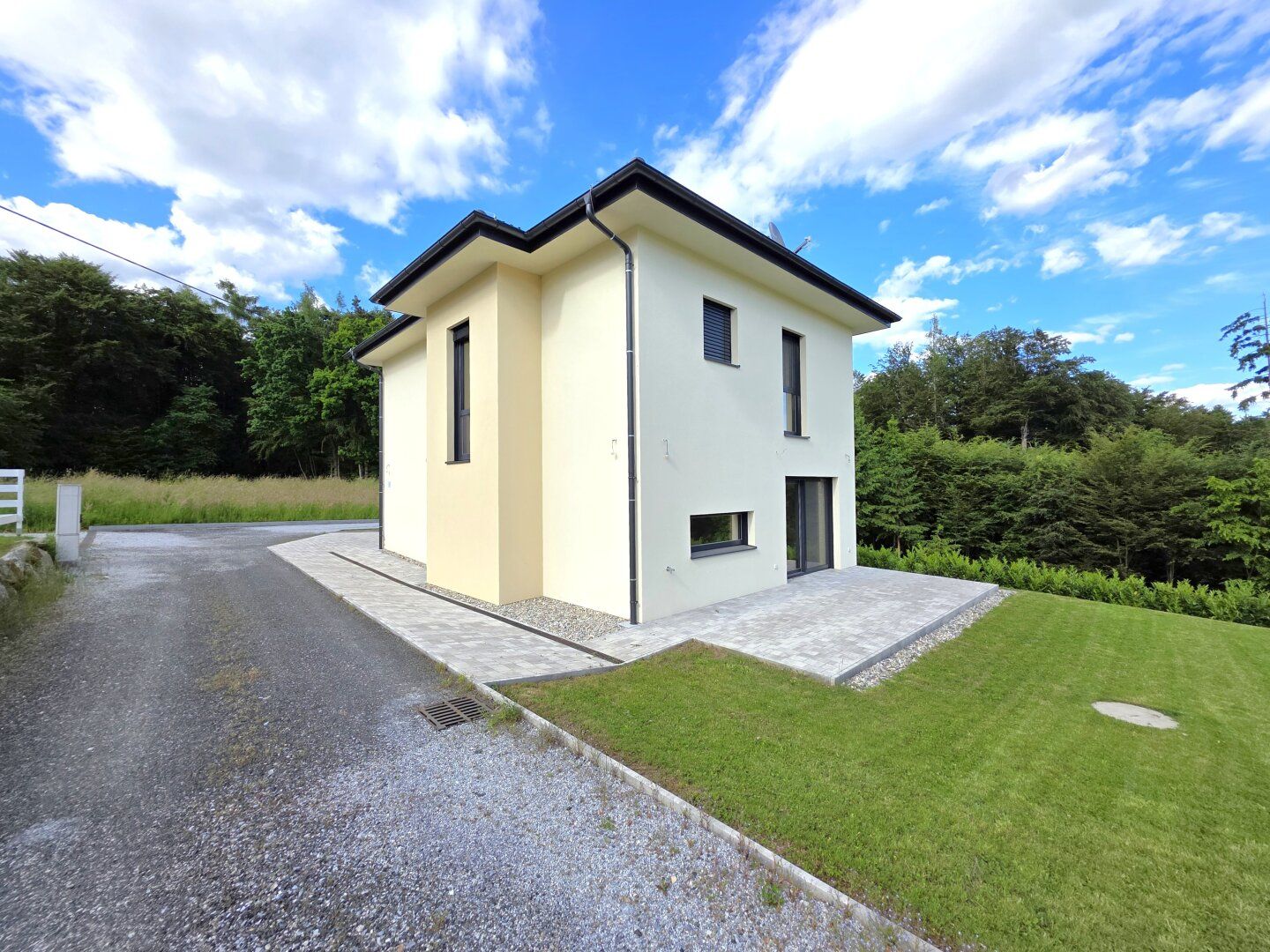 NEUBAU Ziegelmassivhaus für Familien!