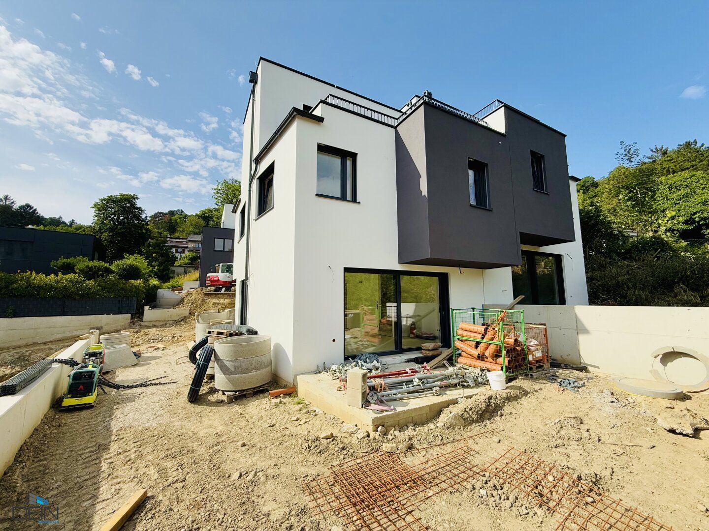 PREISREDUKTION! EXKLUSIVE 4-5 ZIMMER DOPPELHAUSHÄLFTEN MIT FREIFLÄCHEN IN GRÜNRUHELAGE!