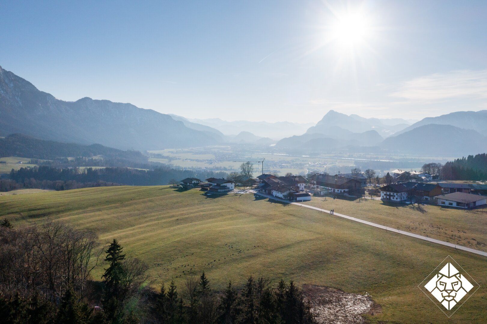 Gewidmetes Gewerbegrundstück am Niederndorferberg mit Panoramablick - Ansicht 2