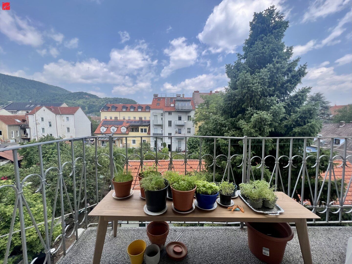FH JOANNEUM: Altbaujuwel mit Balkon