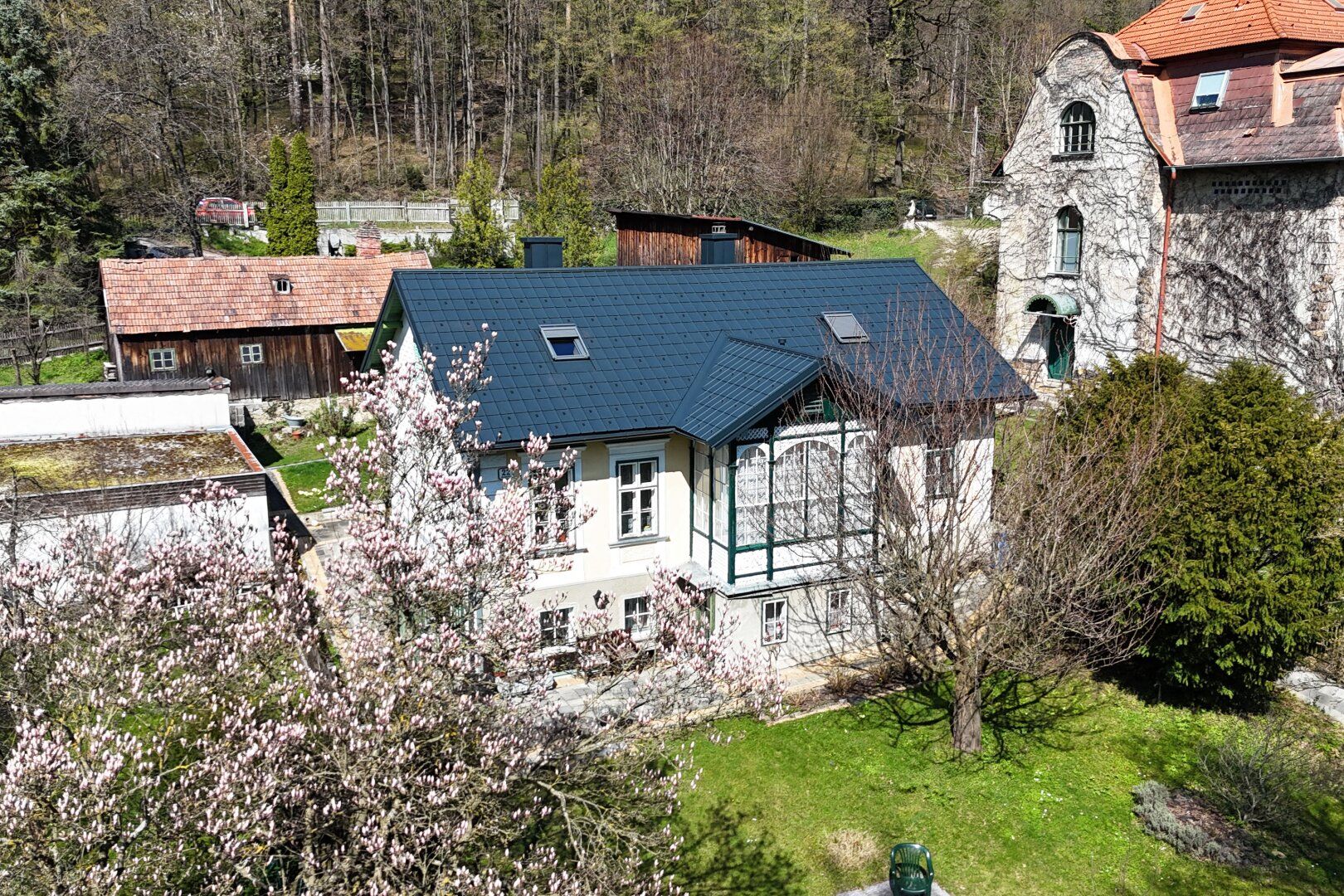 Wienerwaldvilla auf riesigem Grundstück in traumhafter Südlage am Sagberg